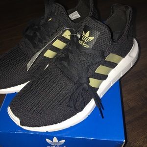 Swift run adidas shoes